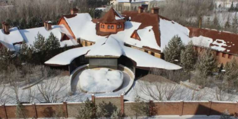 Астанада Кәрім Мәсімовтің зәулім үйі сатылмай қалды