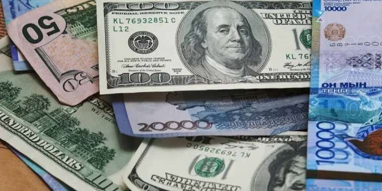 Доллар 500 теңгеден төмен түсті