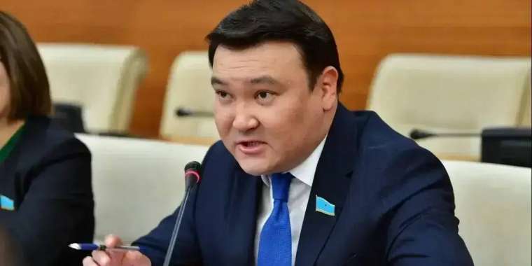 Айтатын сылтау көп. Мақсат Толықбай фонограммамен ән айтуға тыйым салуды ұсынды