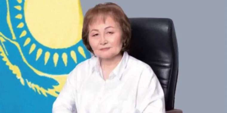 Жұмыстан шығарылған алматылық мұғалімді депутаттар қолдады