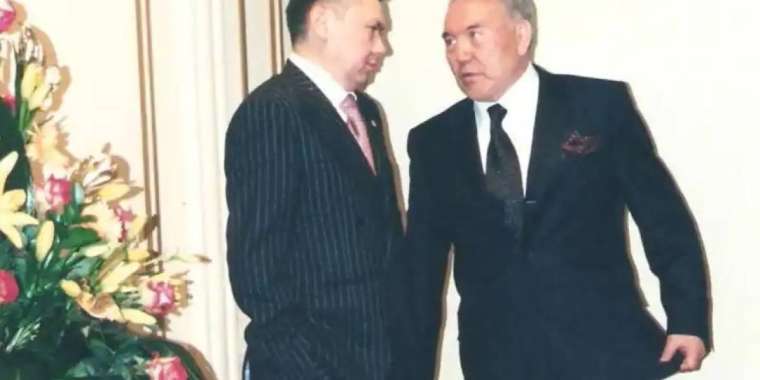 Рахат Әлиев Назарбаевтың сөзіне мырс етіп күлетін - Рахман Омар