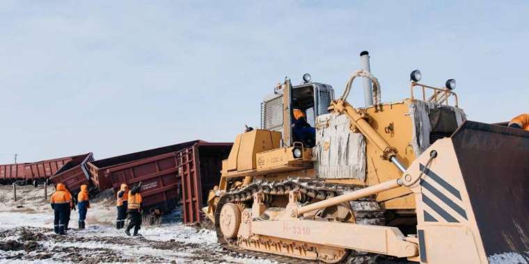 Атырау облысындағы пойыз апатынан үш адам ауыр халде жатыр