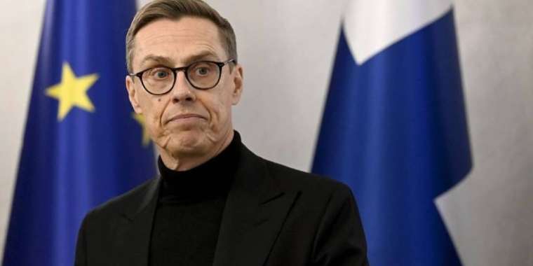 Финляндия президенті Трамп пен Зеленскийге саунаға баруды ұсынды