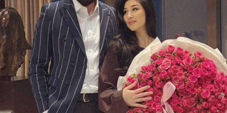 «Ерке Есмахан қуанған шығар»: Раймның бұрынғы сүйіктісіне ұсыныс жасалды