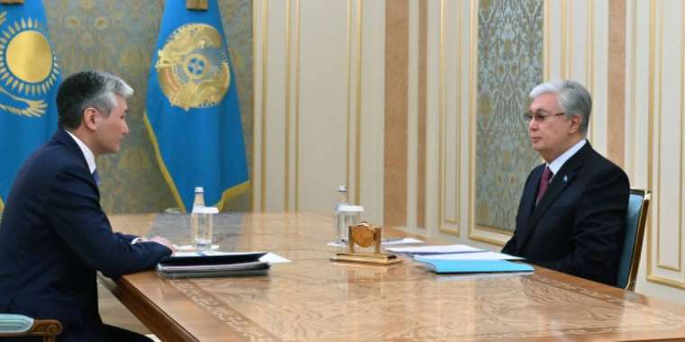 Президент Ұлытау облысының әкімін қабылдады