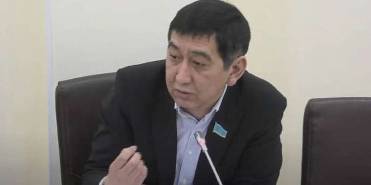 «Дәлелдеп бере аламын»: Зайытов Абай опера театрындағы былық туралы айтты