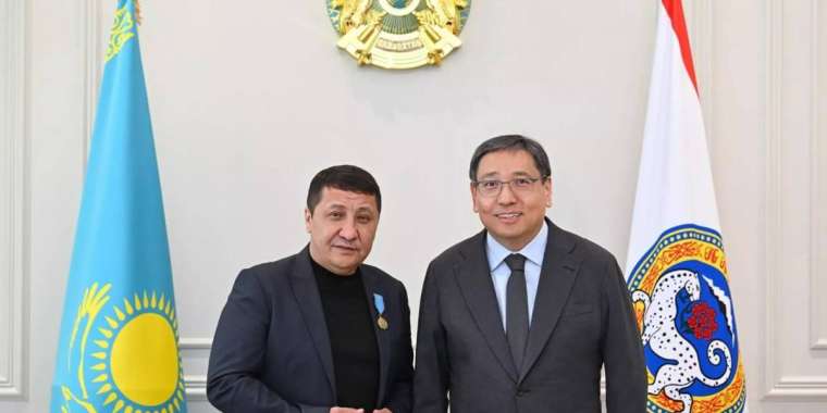 Алматы әкімі Мұса Әбдірайымды марапаттады