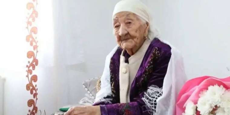 Соғыс кезінде теміржол салған. Атыраулық әже 100 жасқа толды