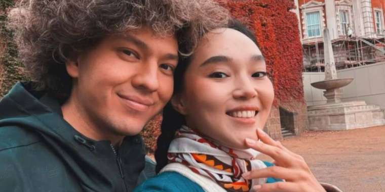 Жанар Айжанова күйеу баласының шашын сынайтындарға жауап берді