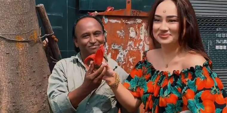 Үндістанға демалуға кеткен Анара Батырханның образы көпшіліктің көңілінен шықты