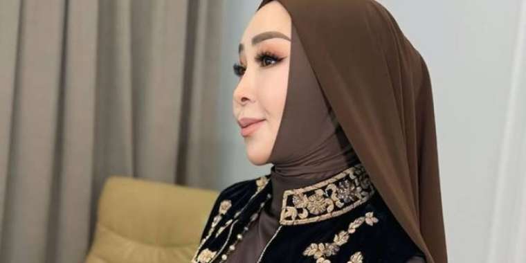 Айнұр Тұрсынбаева ажырасқан соң тойға да шақырмай қойғанын айтты