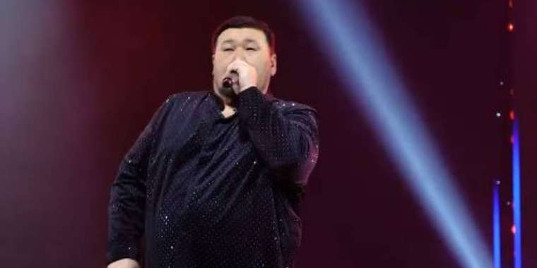 «Мүгедек» деп көк қағаз береді»: танымал әнші қызының ерекшелігі туралы айтты