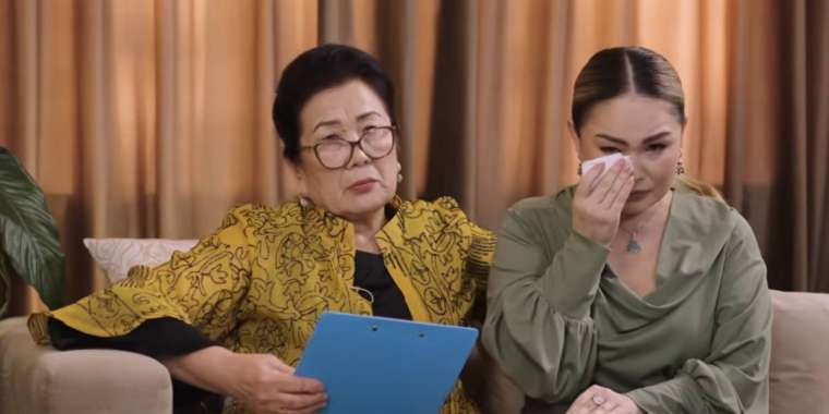 Сотталған вайнердің анасы ұлы туралы айтып, көз жасын жасыра алмады