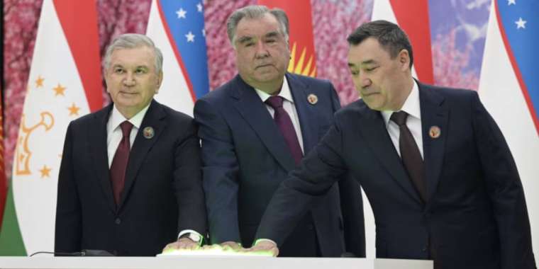 Шекара туралы құжат: Қырғызстан, Өзбекстан мен Тәжікстан президенттері кездесті