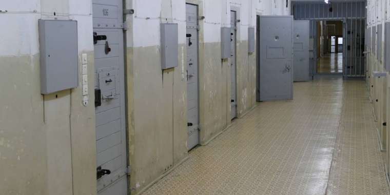 Павлодар облысында өгей қызын зорлаған күдікті ұсталды