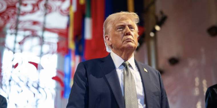 Трамп АҚШ-та төтенше жағдай жариялады