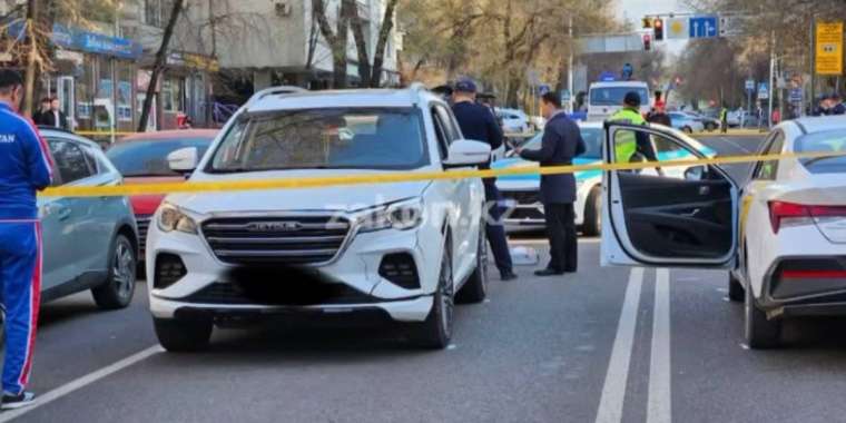 Жалаңаш қыздардың видеоларын көру Түкті еркек есек