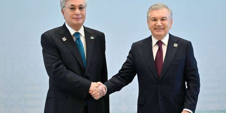 Тоқаев Өзбекстанға барды