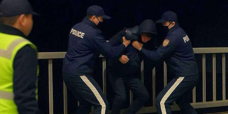 Абай облысында ер адам өзіне қол салмақ болған