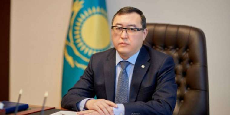 562 миллион теңге: Алматы облысы әкімі қымбат көліктерді бюджет қаражатына не үшін алған?