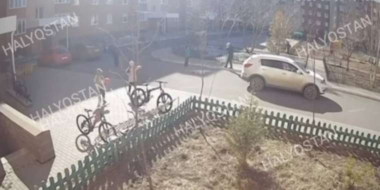 Қосшыда екі жасар қыз көлік астында қалып, көз жұмды