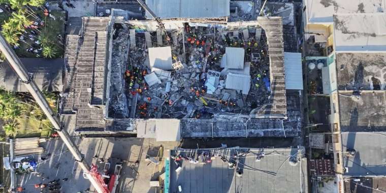 Түнгі клубтың шатыры опырылып, 124 адам қаза тапты