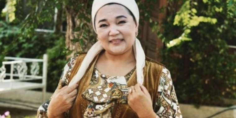 «Қазақ – дана халық». Жанар Айжанова сынған саусағын өзі емдеп алғанын айтты