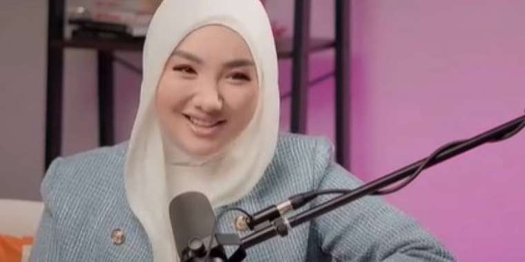 Фариза Төреәлі күйеуімен қалай танысқанын еске алды