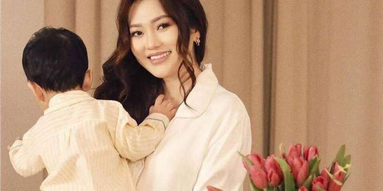 «Жоспарды өзгерттік»: Ерке Есмахан жыл тойын кейінге қалдырғанын айтты