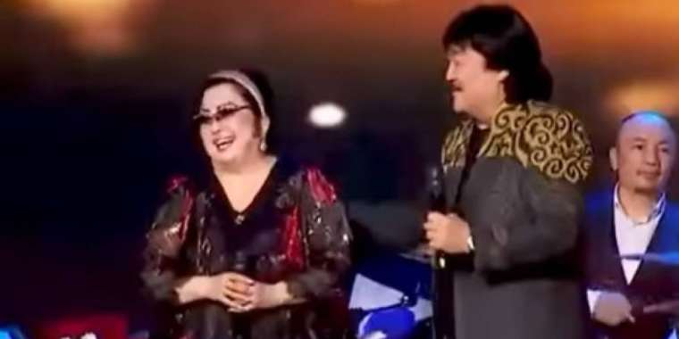 «Сембек екеумізге арнап жазылған»: Мақпал Жүнісова хит әннің шығу тарихын айтып берді