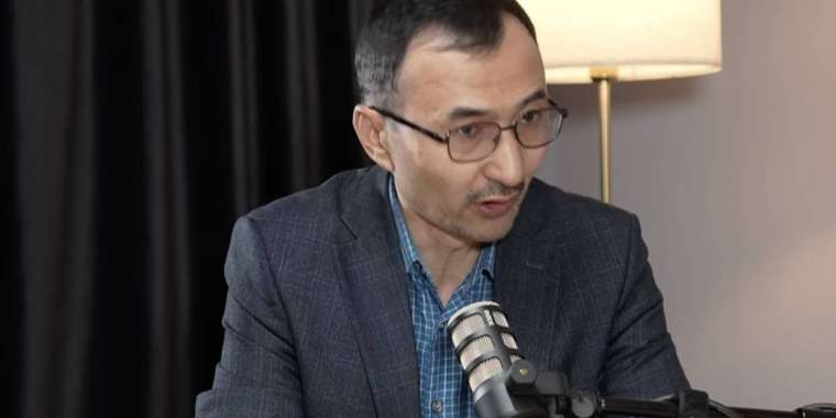 "Әкіммен дос болып, бизнесменмен қажылыққа барады" - дінтанушы имамдар туралы