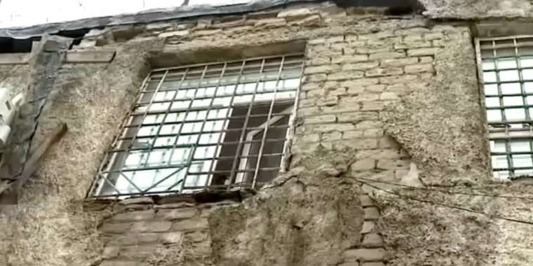 Ақтөбеде тозығы жеткен тергеу абақтысына адам сыймай жатыр