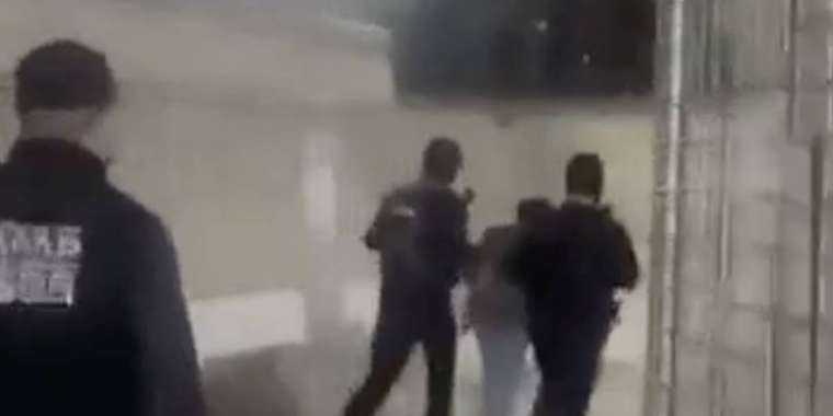 Мұғалімнен ақша бопсалаған: Шымкентте блогер ұсталды