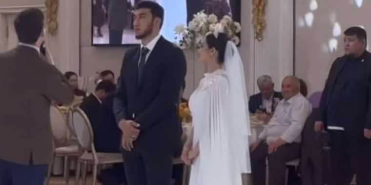 Танымал балуан Ризабек Айтмұхан шаңырақ көтерді