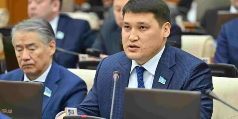 Емханаға түскен Руслан Берденов есін жиды