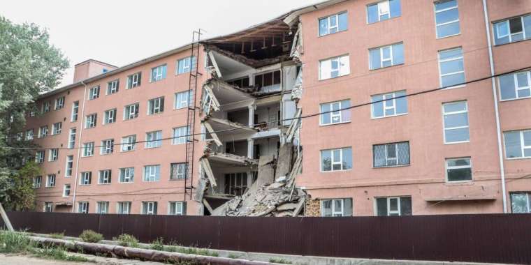 Атырауда университет жатақханасының ғимараты опырылды