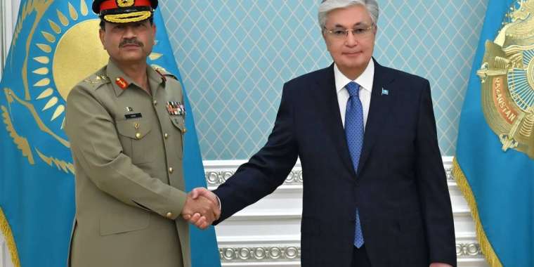 Президент Пәкістан ҚК Құрлық әскерлерінің бас қолбасшысын қабылдады