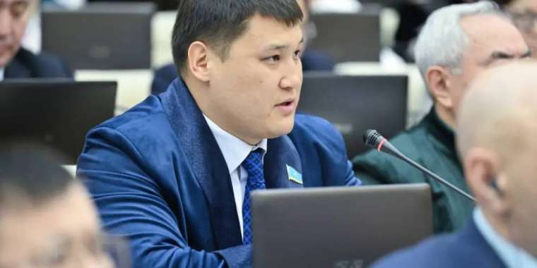 "Қылмыскерді ұстауға жүргізуші көмектесті": Берденовке жасалған шабуылдың мән-жайы айтылды