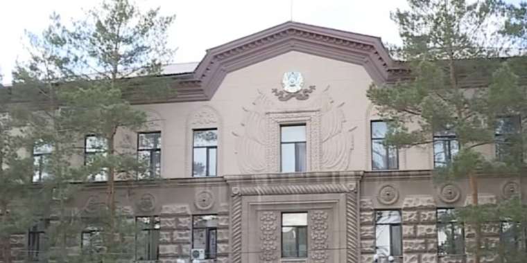 Қарағандыда асырап алған жетім балаларды қорлаған отбасы сотталып жатыр