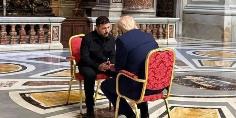 «Бұл өте символикалық кездесу болды». Зеленский мен Трамп Римде не жайлы сөйлесті