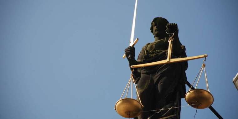 Темірмен ұрған: асырап алған балаға қатыгездік танытқан әйелге сот үкімі шықты