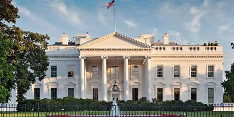 АҚШ тарихындағы ең беделсіз президент анықталды