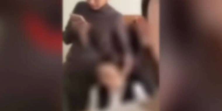 Семейде мұғалім сабақ үстінде оқушы қызға тиіскен - видео