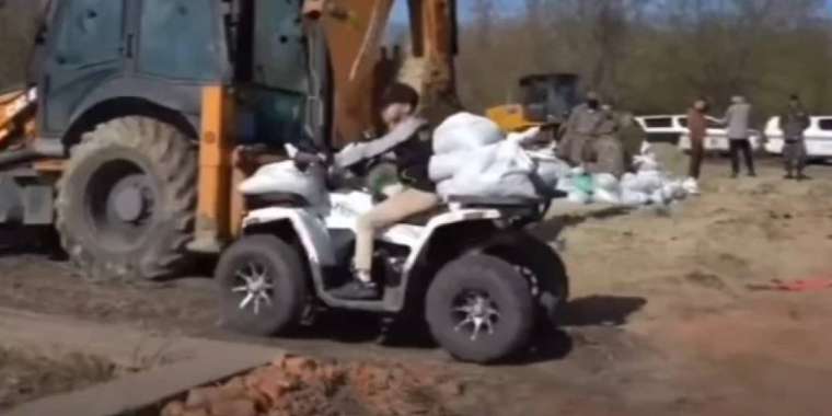 СҚО-да квадроциклмен қап тасыған баланың ата-анасына айыппұл салынды