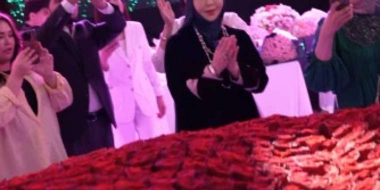 Айнұр Тұрсынбаеваға күйеуі Ыстанбұлдан ерекше сыйлық жолдады