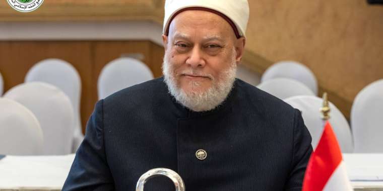 Электронды темекі харам емес - Мысырдың бұрынғы бас мүфтиі