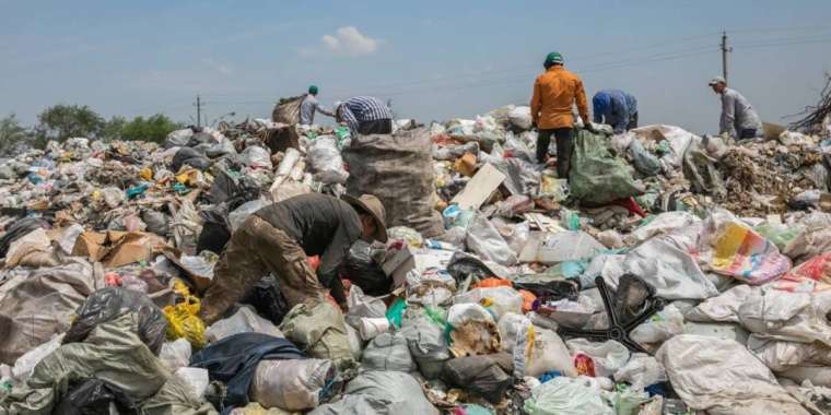 Әр қазақстандық жылына қанша келі қоқыс тастайды?