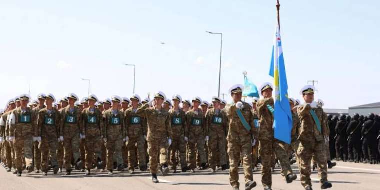 Астанадағы әскери парадты қайдан көруге болады?