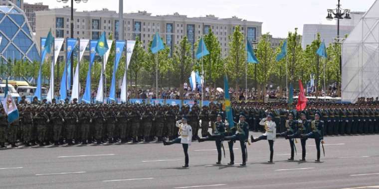 Астанада Ұлы Жеңістің 80 жылдығына арналған әскери парад қалай өтті?