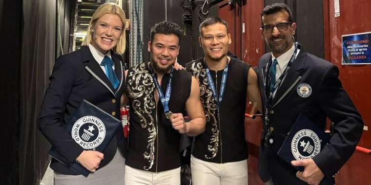 Қазақстандық акробаттар Гиннестің рекордтар кітабына енді